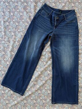 HALARA Blue Denim Jeans with Gold Stitching